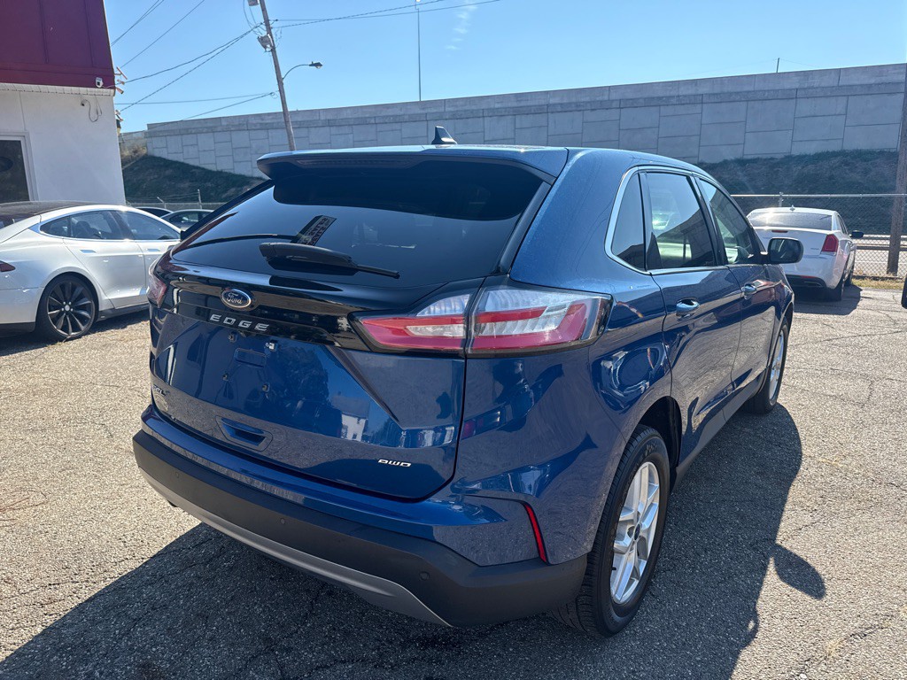 2022 Ford Edge Image 4