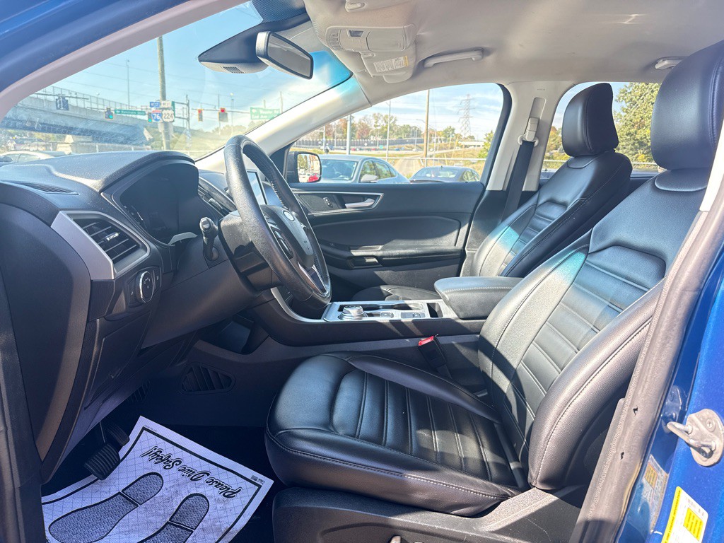 2022 Ford Edge Image 7