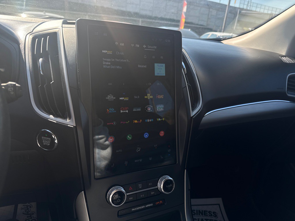 2022 Ford Edge Image 9