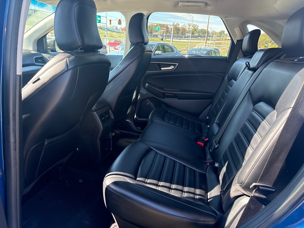 2022 Ford Edge Image 12
