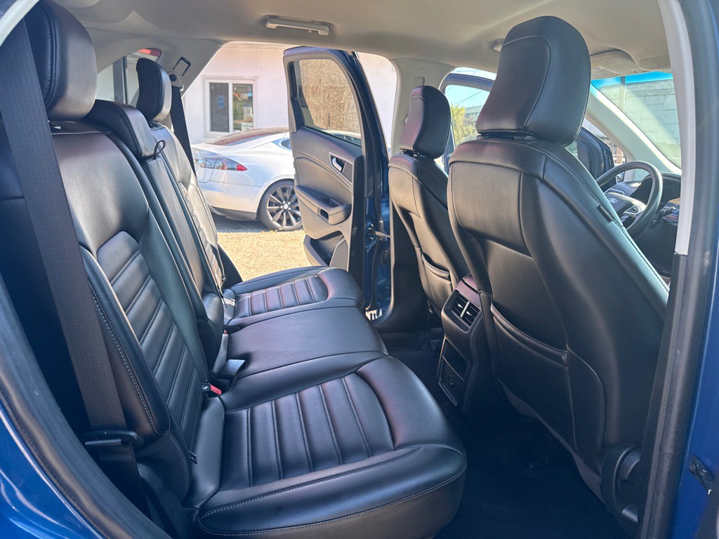 2022 Ford Edge Image 13