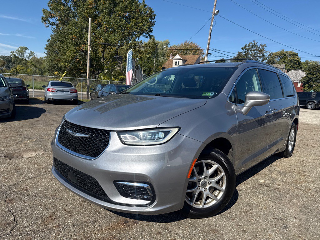 2021 Chrysler Pacifica Image 1