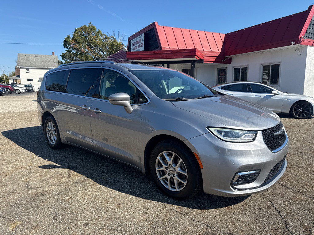 2021 Chrysler Pacifica Image 3