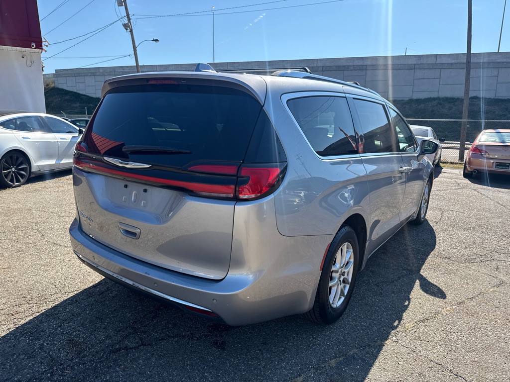 2021 Chrysler Pacifica Image 4