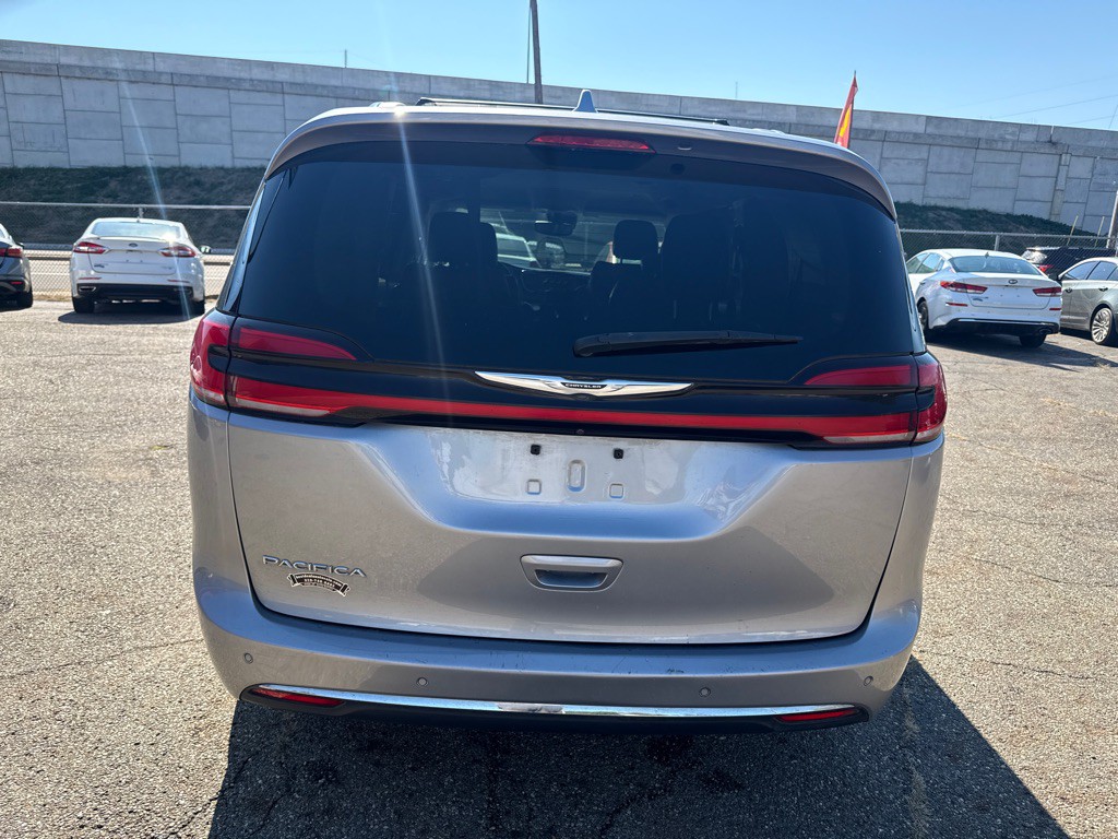 2021 Chrysler Pacifica Image 5