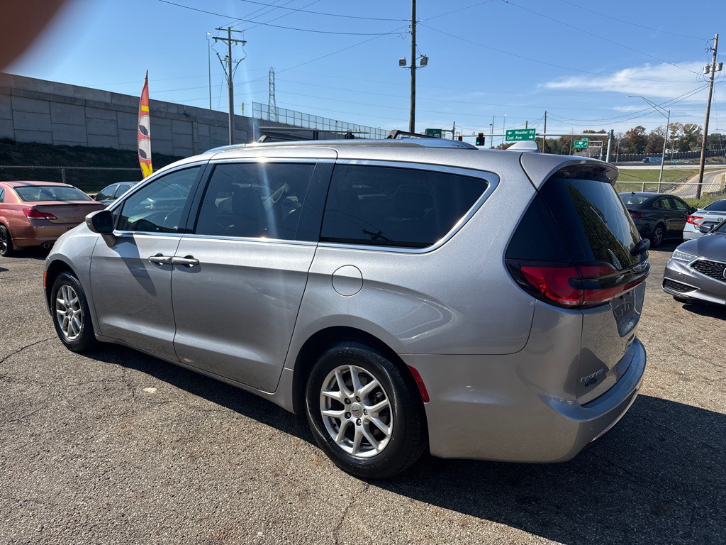 2021 Chrysler Pacifica Image 6