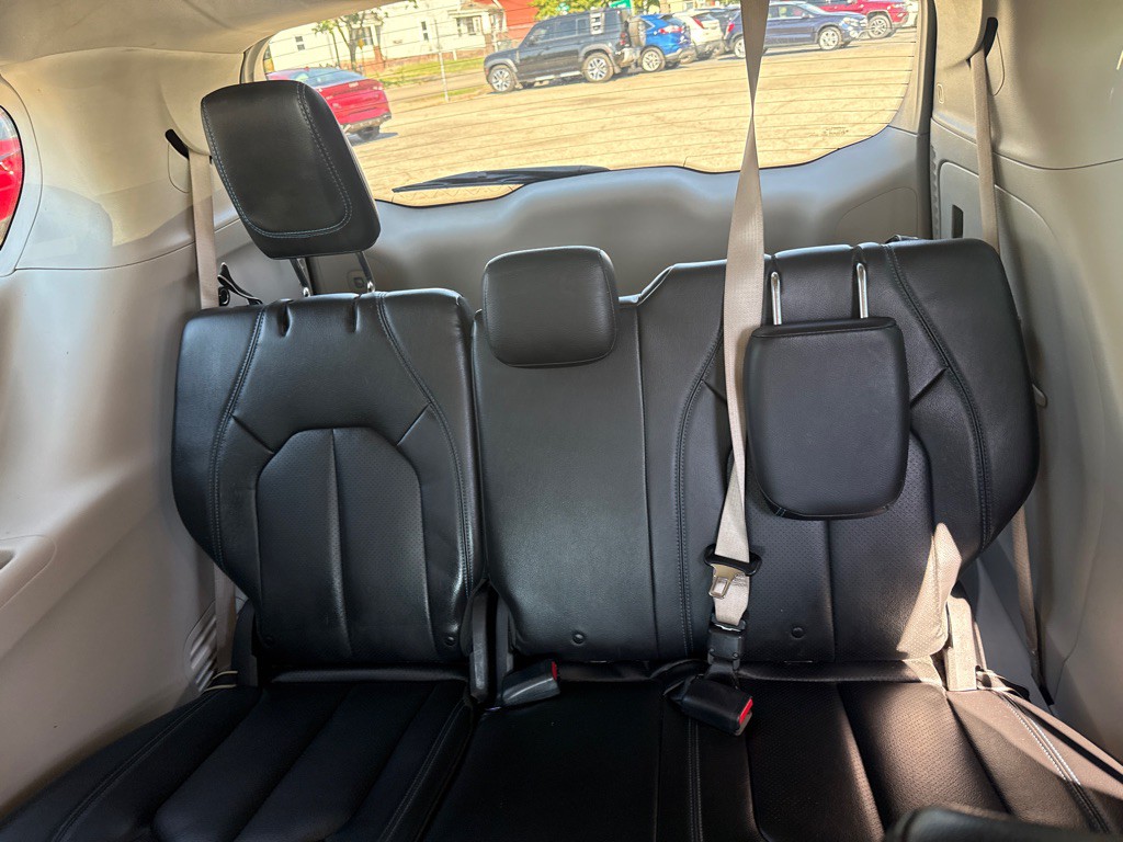 2021 Chrysler Pacifica Image 15