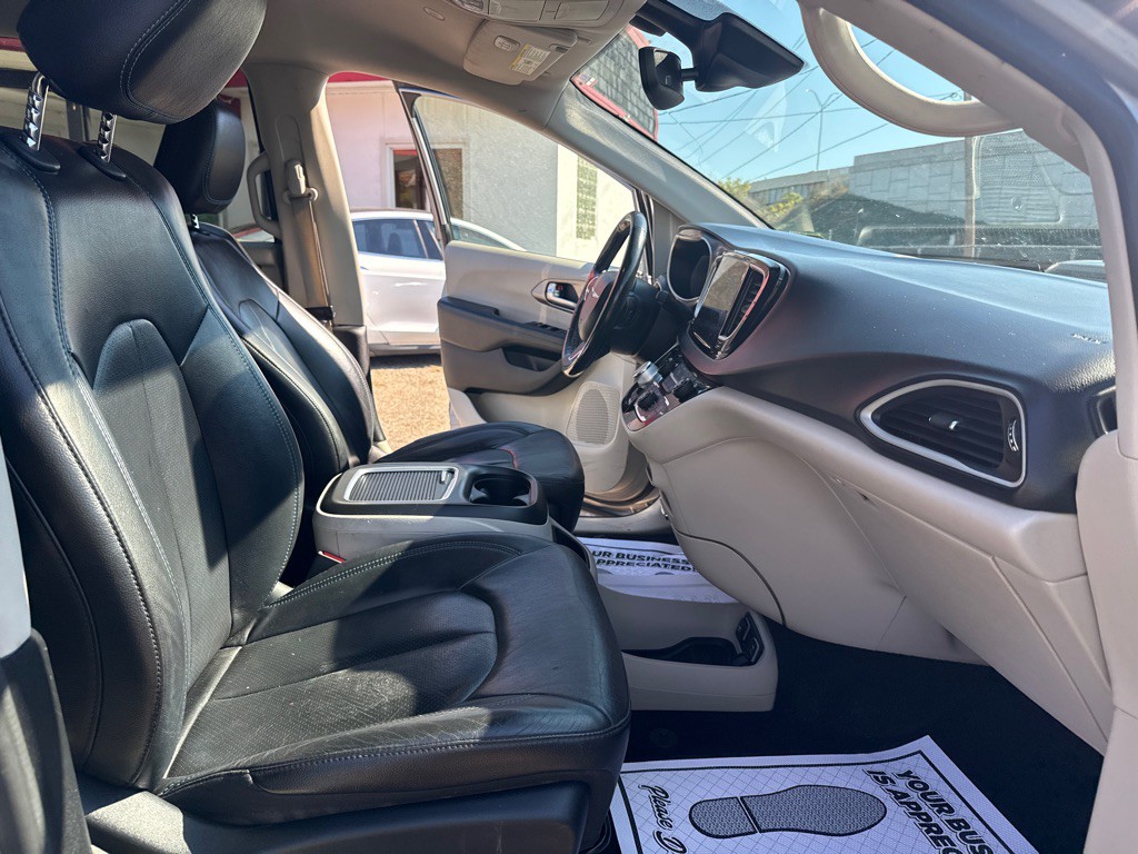 2021 Chrysler Pacifica Image 17