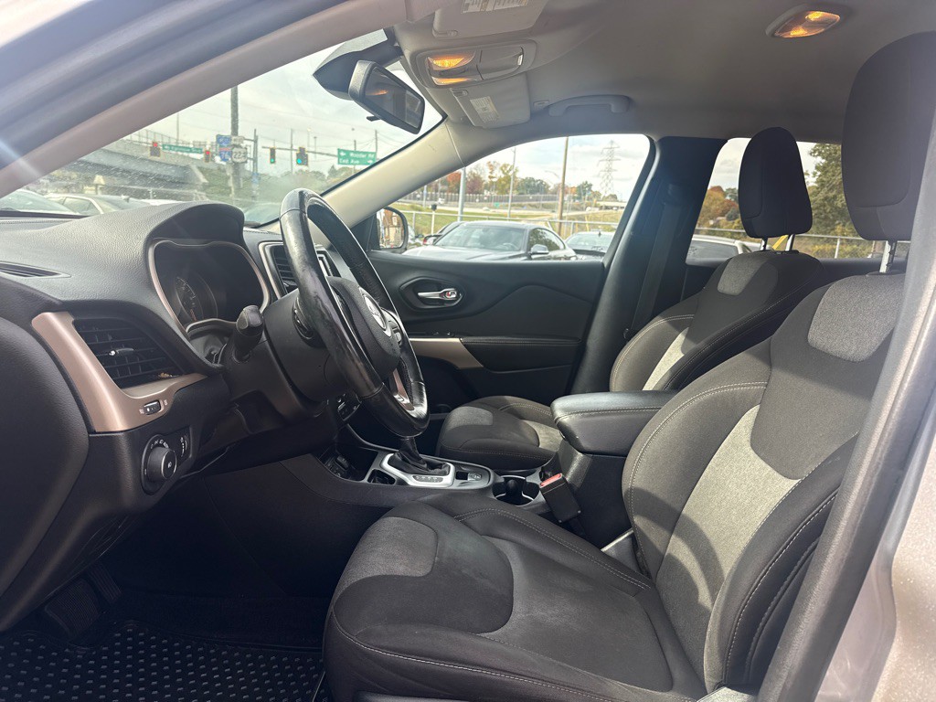 2018 Jeep Cherokee Image 7