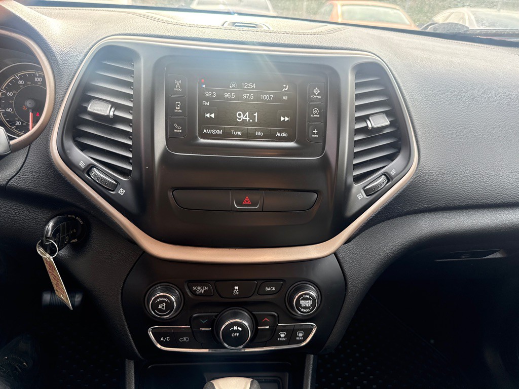 2018 Jeep Cherokee Image 9