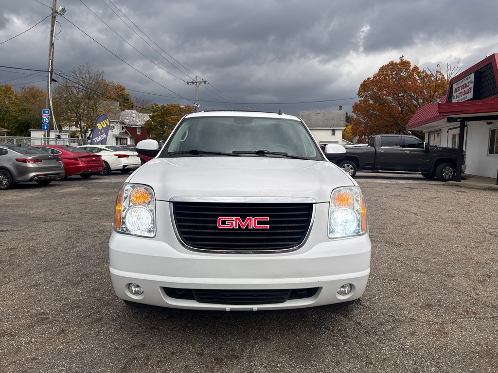 2014 GMC Yukon Image 2