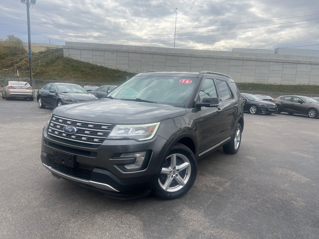 2016 Ford Explorer Image 1