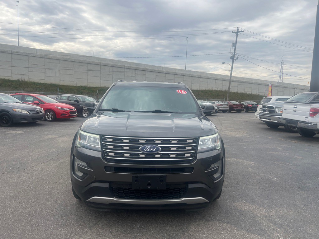 2016 Ford Explorer Image 2