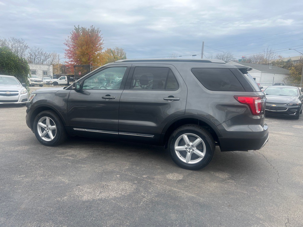 2016 Ford Explorer Image 5