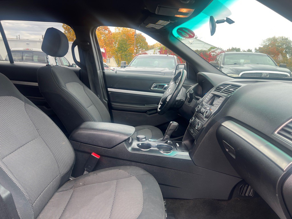 2016 Ford Explorer Image 12