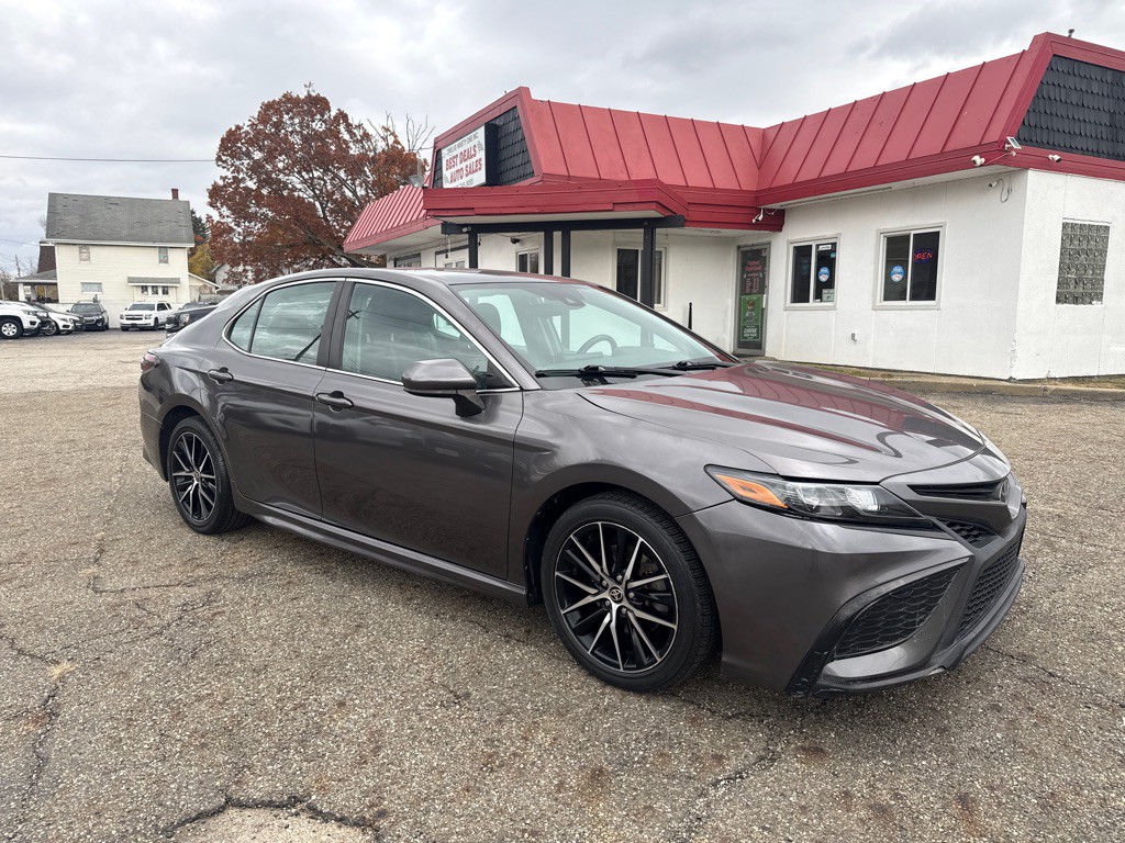 2021 Toyota Camry Image 3