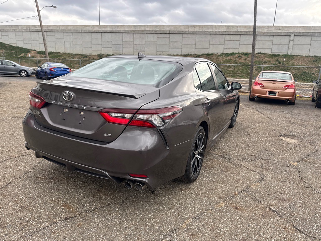2021 Toyota Camry Image 4