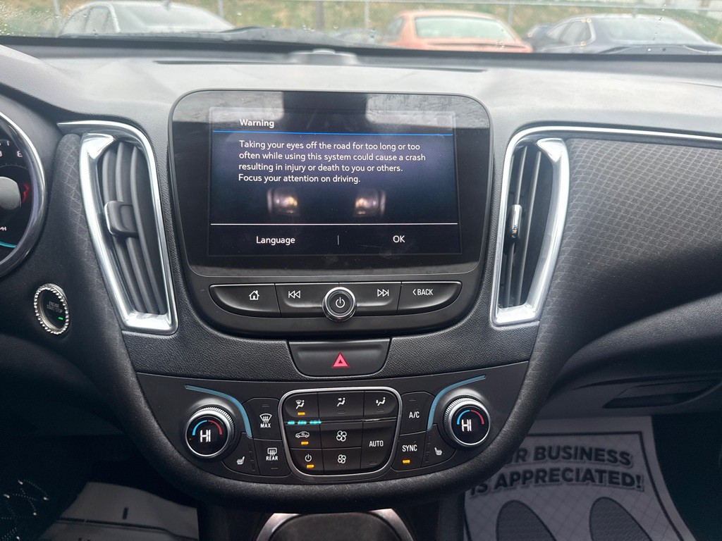 2019 Chevrolet Malibu Image 8