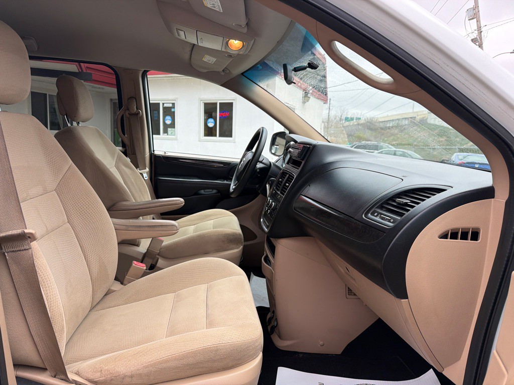 2015 Dodge Grand Caravan Image 11