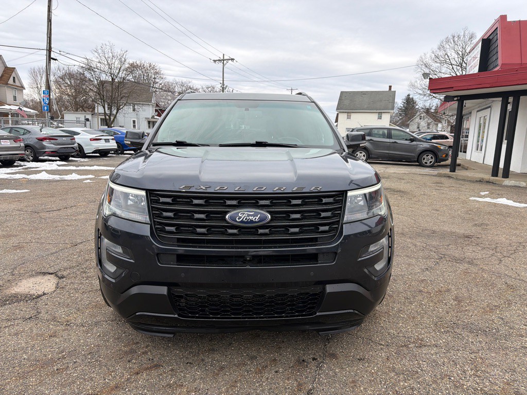 2017 Ford Explorer Image 2