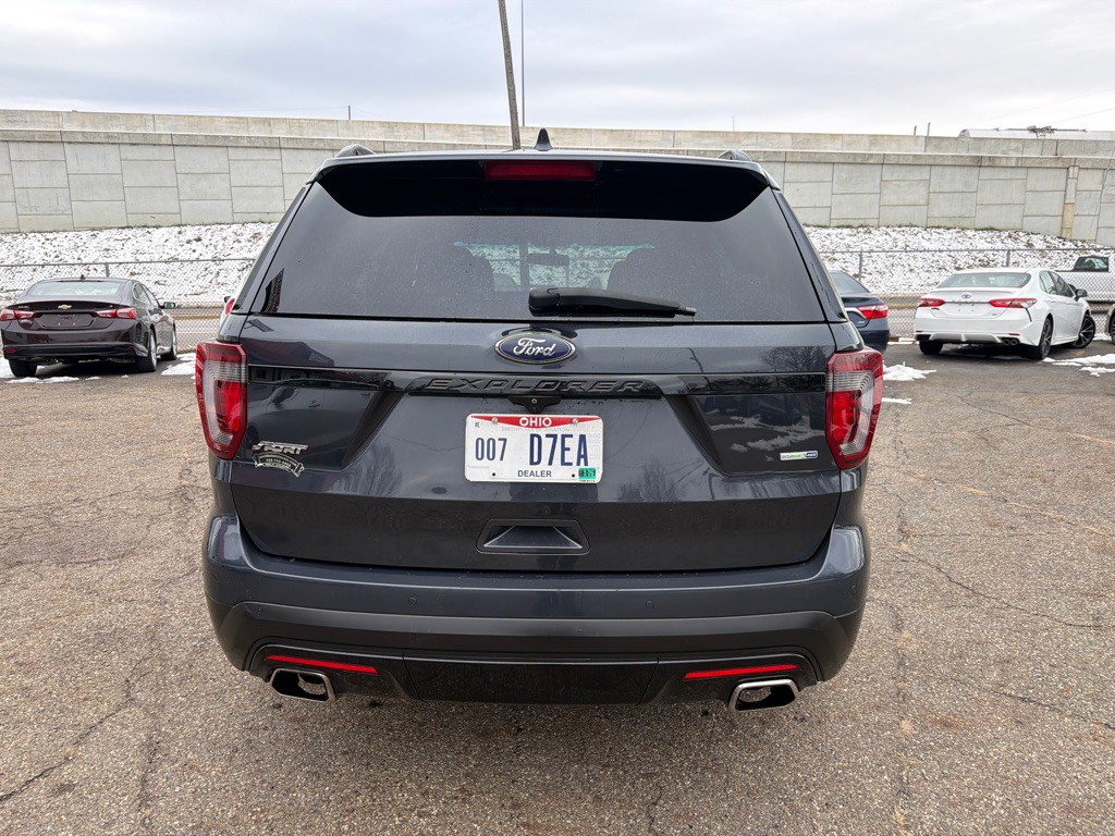 2017 Ford Explorer Image 4