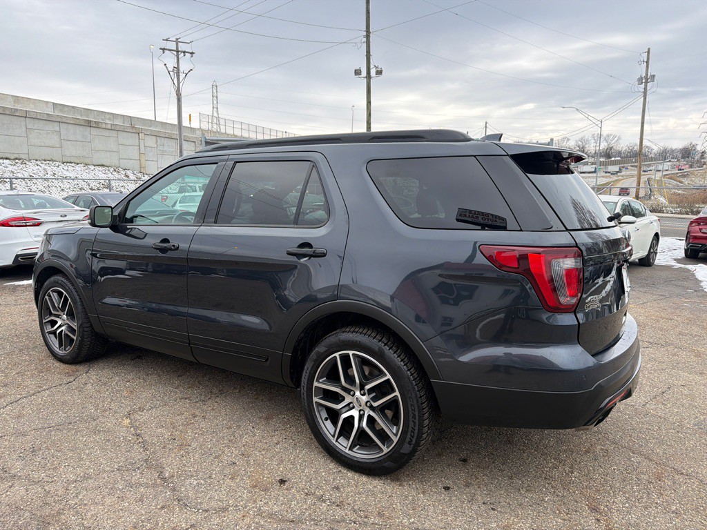 2017 Ford Explorer Image 5