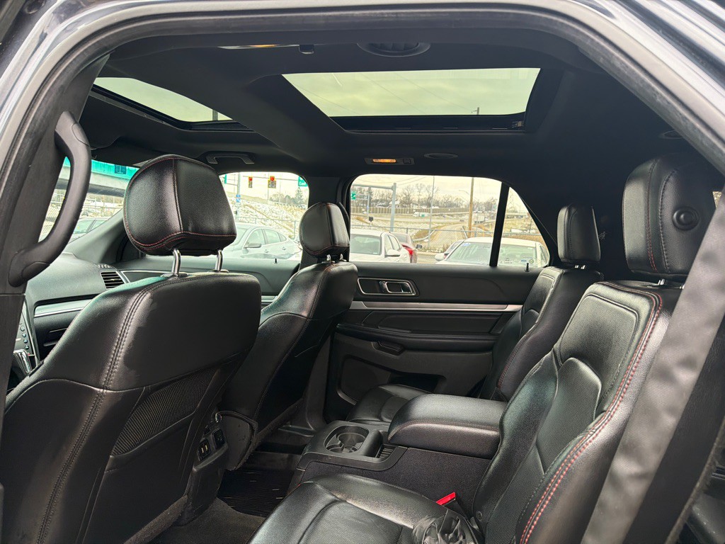2017 Ford Explorer Image 11