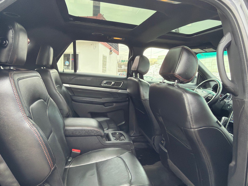 2017 Ford Explorer Image 13