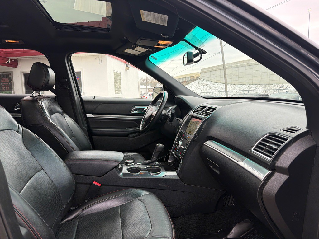 2017 Ford Explorer Image 14