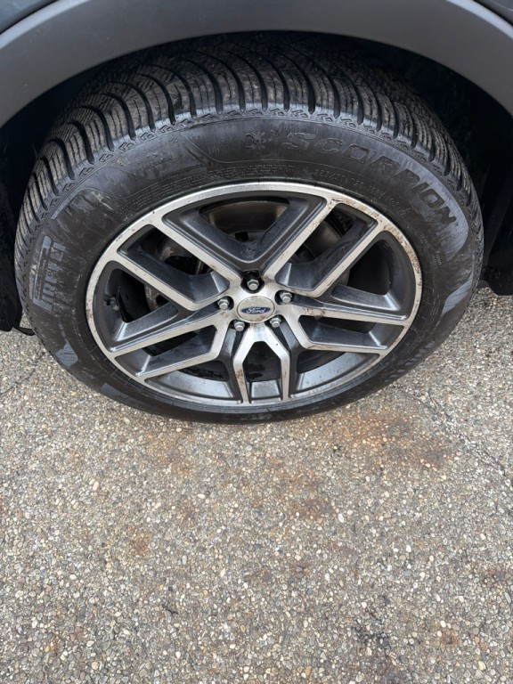 2017 Ford Explorer Image 16