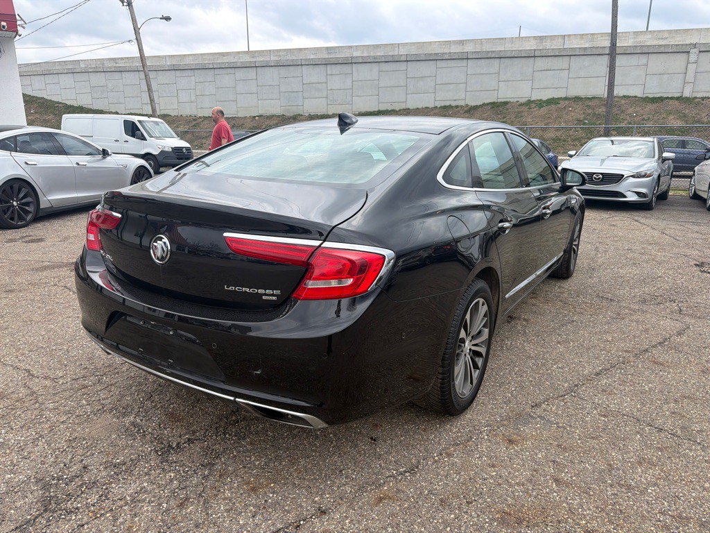 2017 Buick Lacrosse Image 4