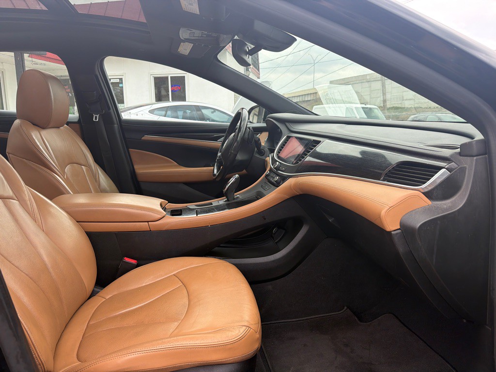 2017 Buick Lacrosse Image 10