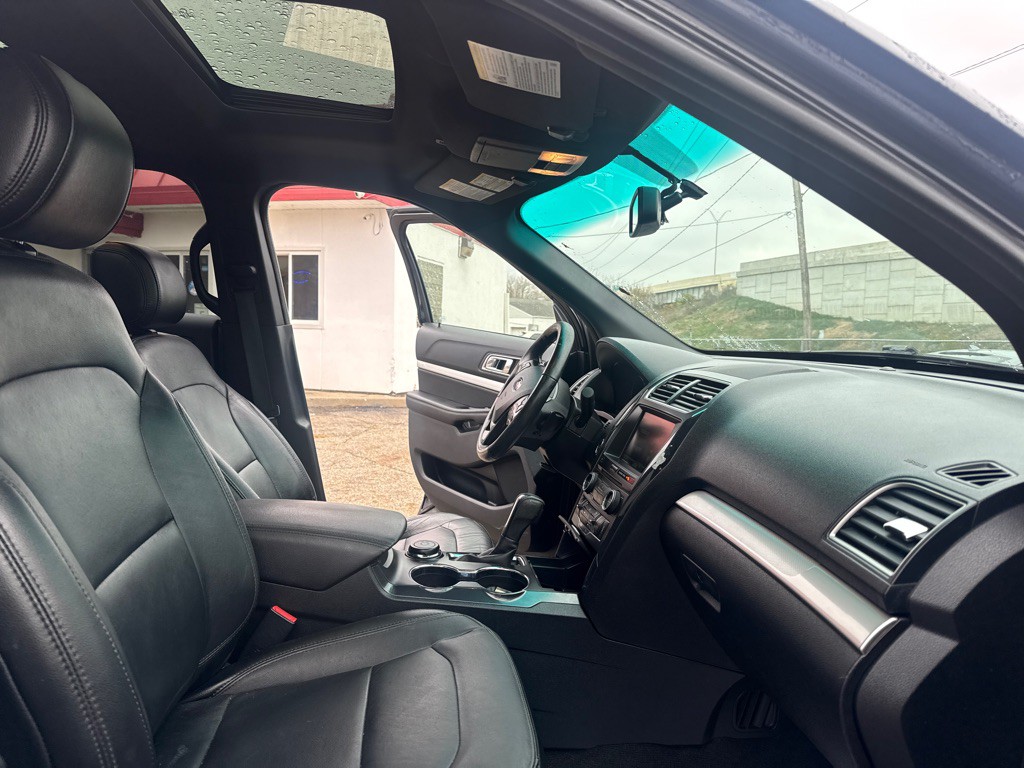 2016 Ford Explorer Image 14