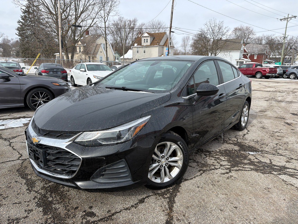 2019 Chevrolet Cruze Image 1