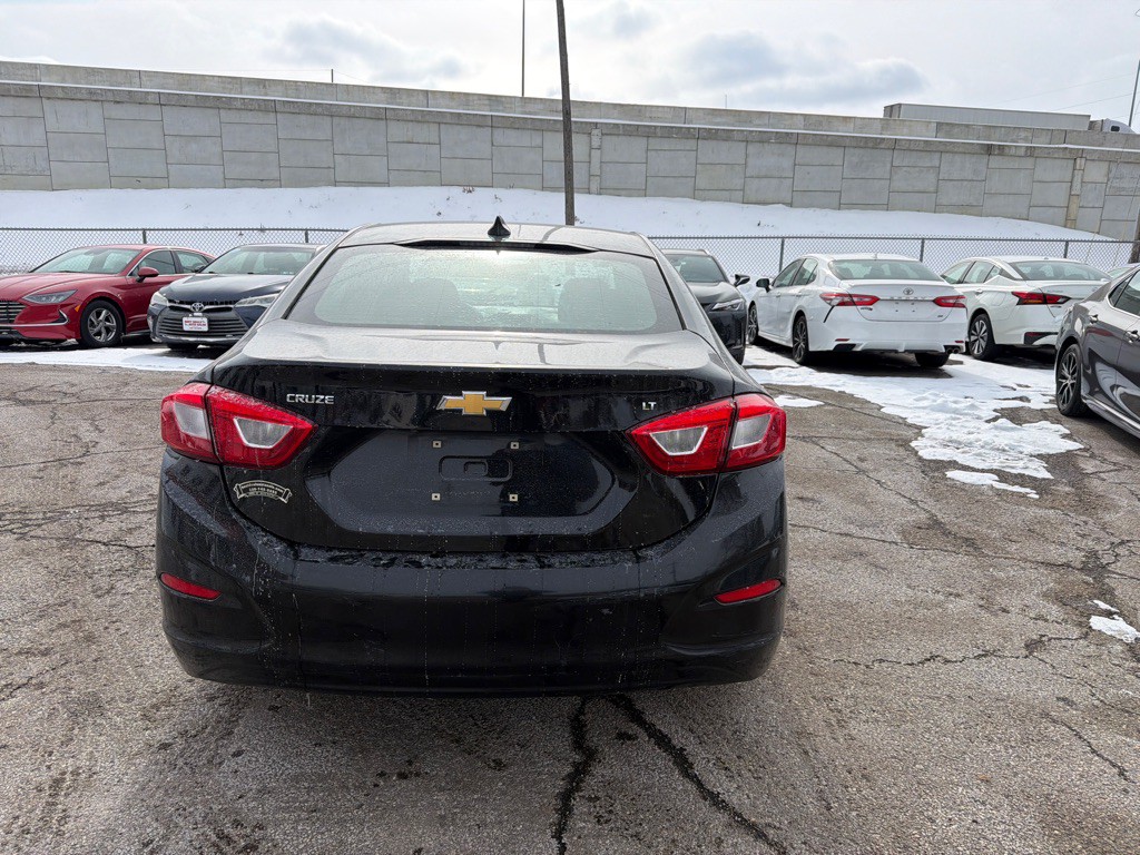 2019 Chevrolet Cruze Image 4