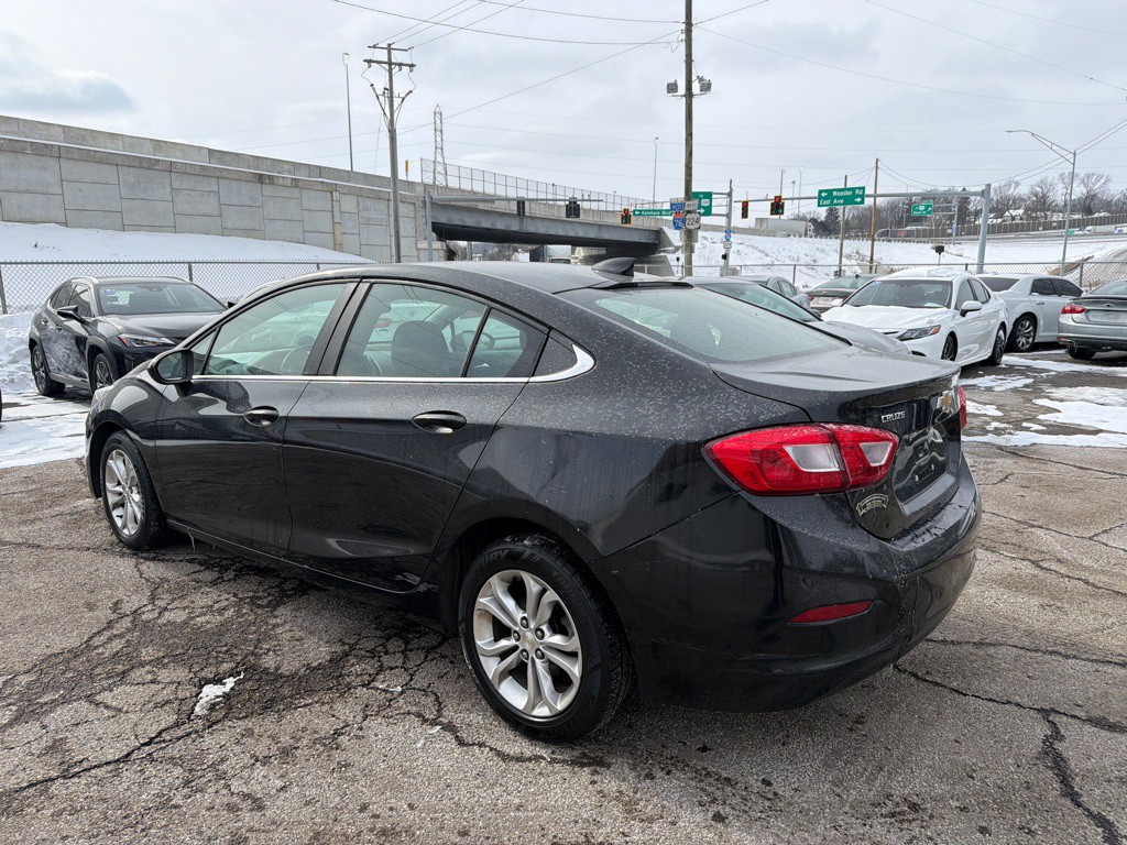 2019 Chevrolet Cruze Image 5