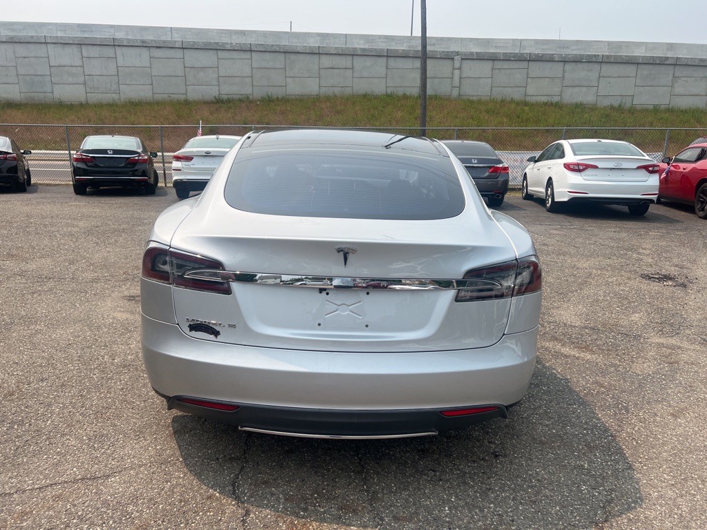 2012 Tesla Model S Image 4