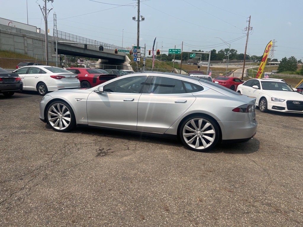 2012 Tesla Model S Image 5