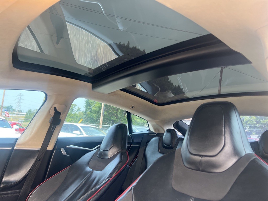 2012 Tesla Model S Image 8