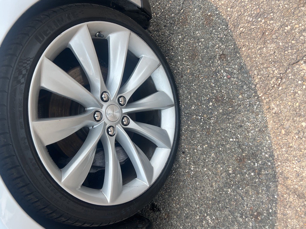 2012 Tesla Model S Image 20