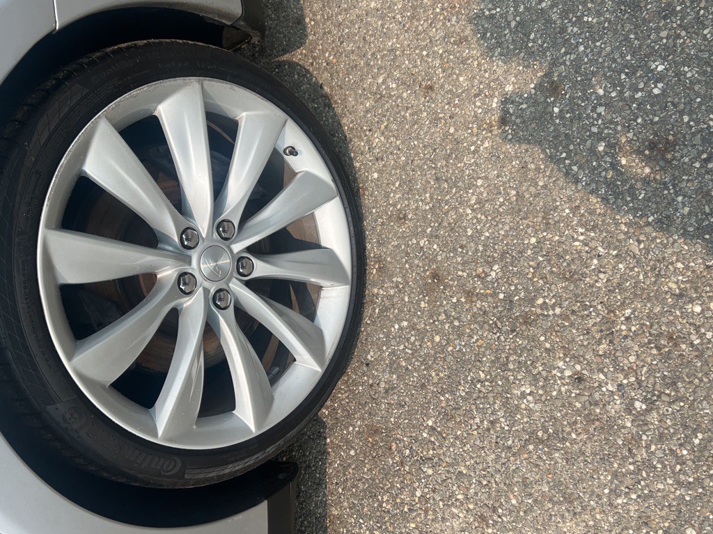 2012 Tesla Model S Image 22