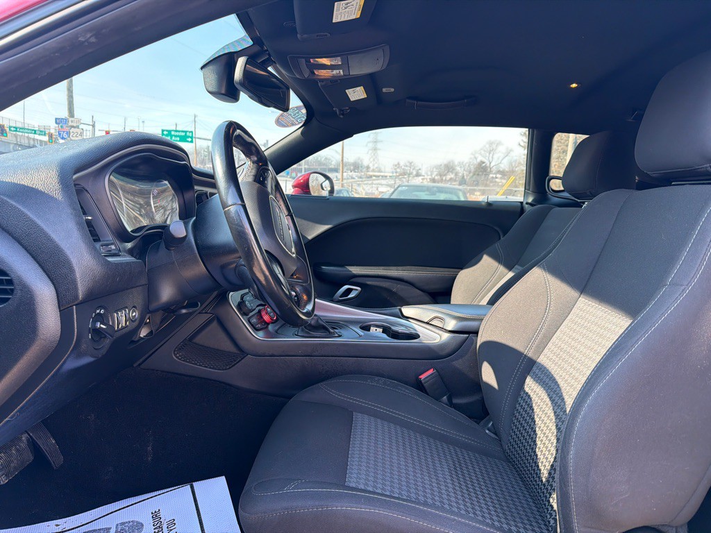 2021 Dodge Challenger Image 6