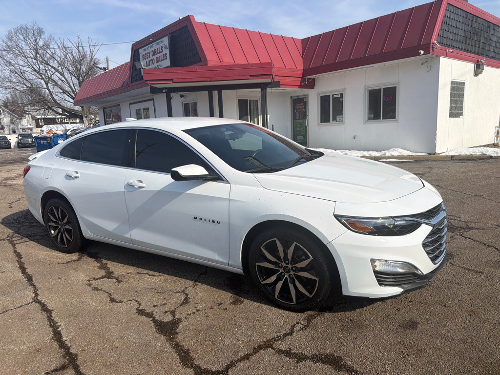 2021 Chevrolet Malibu Image 3