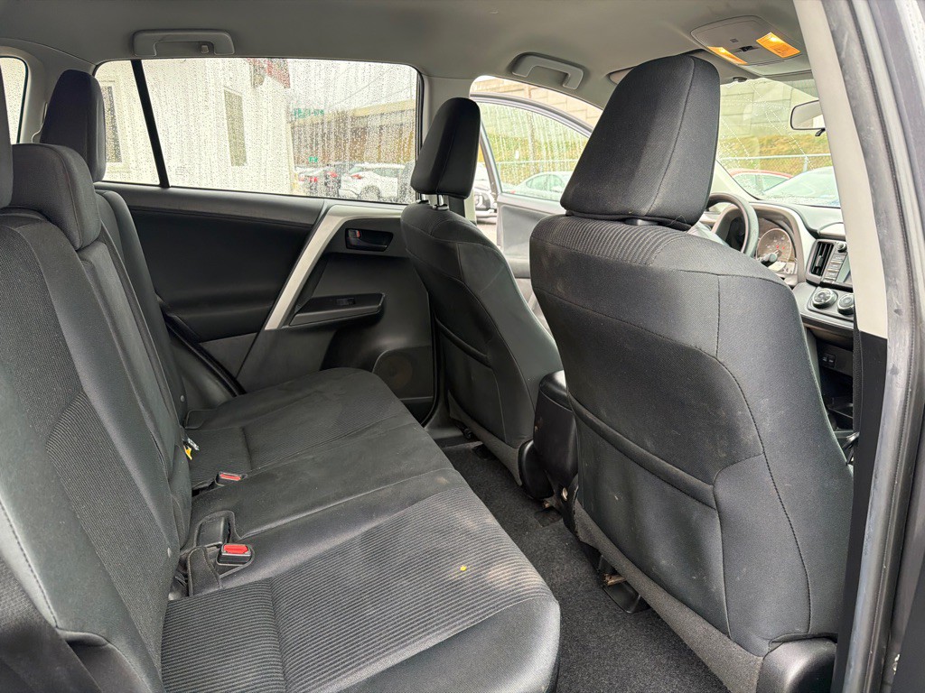 2016 Toyota Rav4 Image 12