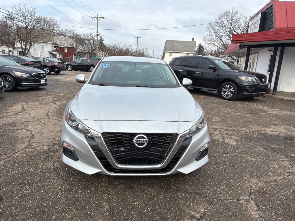 2020 Nissan Altima Image 2