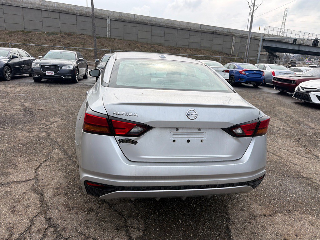 2020 Nissan Altima Image 5