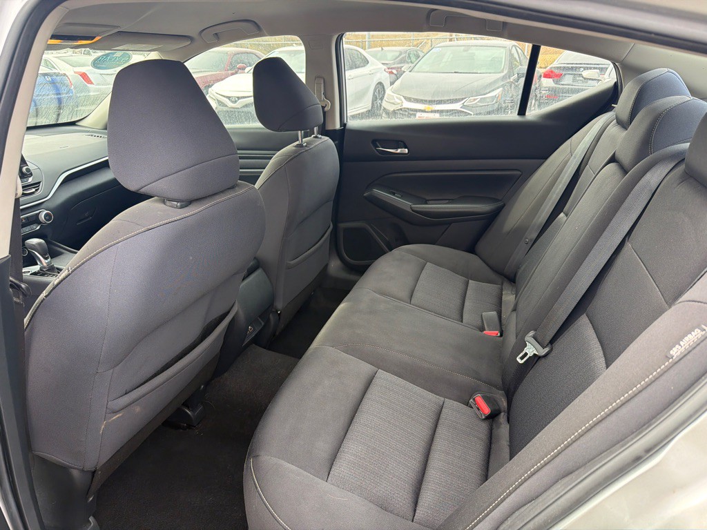 2020 Nissan Altima Image 10