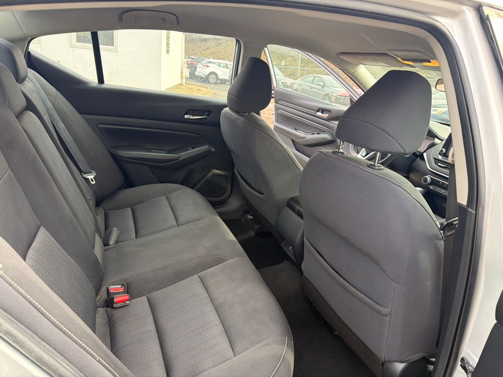 2020 Nissan Altima Image 11