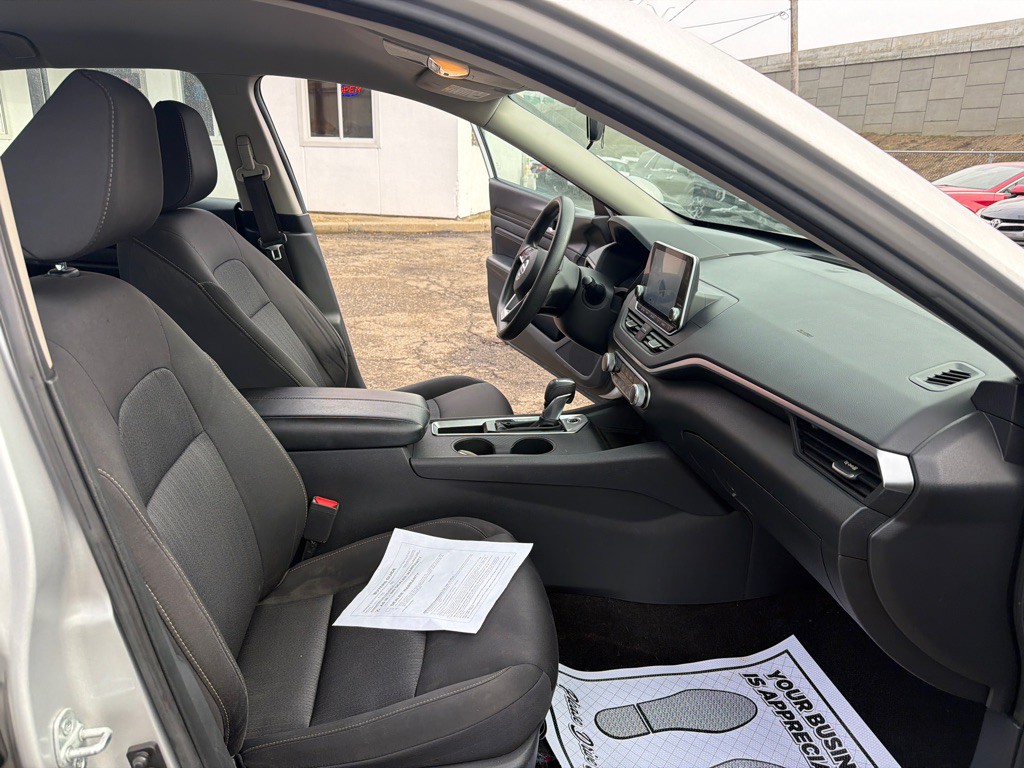 2020 Nissan Altima Image 12