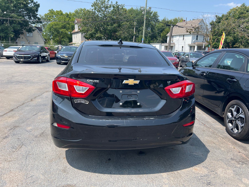 2017 Chevrolet Cruze Image 3